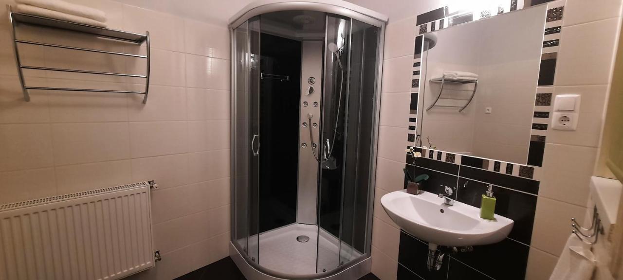 דברצן City Life Apartment מראה חיצוני תמונה