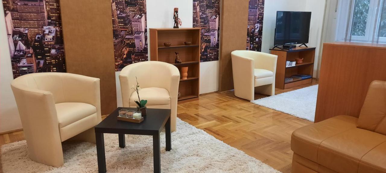 דברצן City Life Apartment מראה חיצוני תמונה