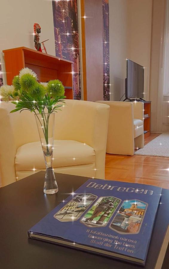 דברצן City Life Apartment מראה חיצוני תמונה