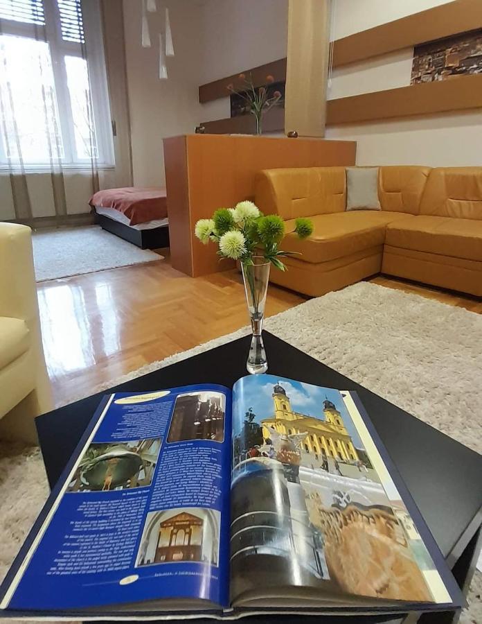 דברצן City Life Apartment מראה חיצוני תמונה